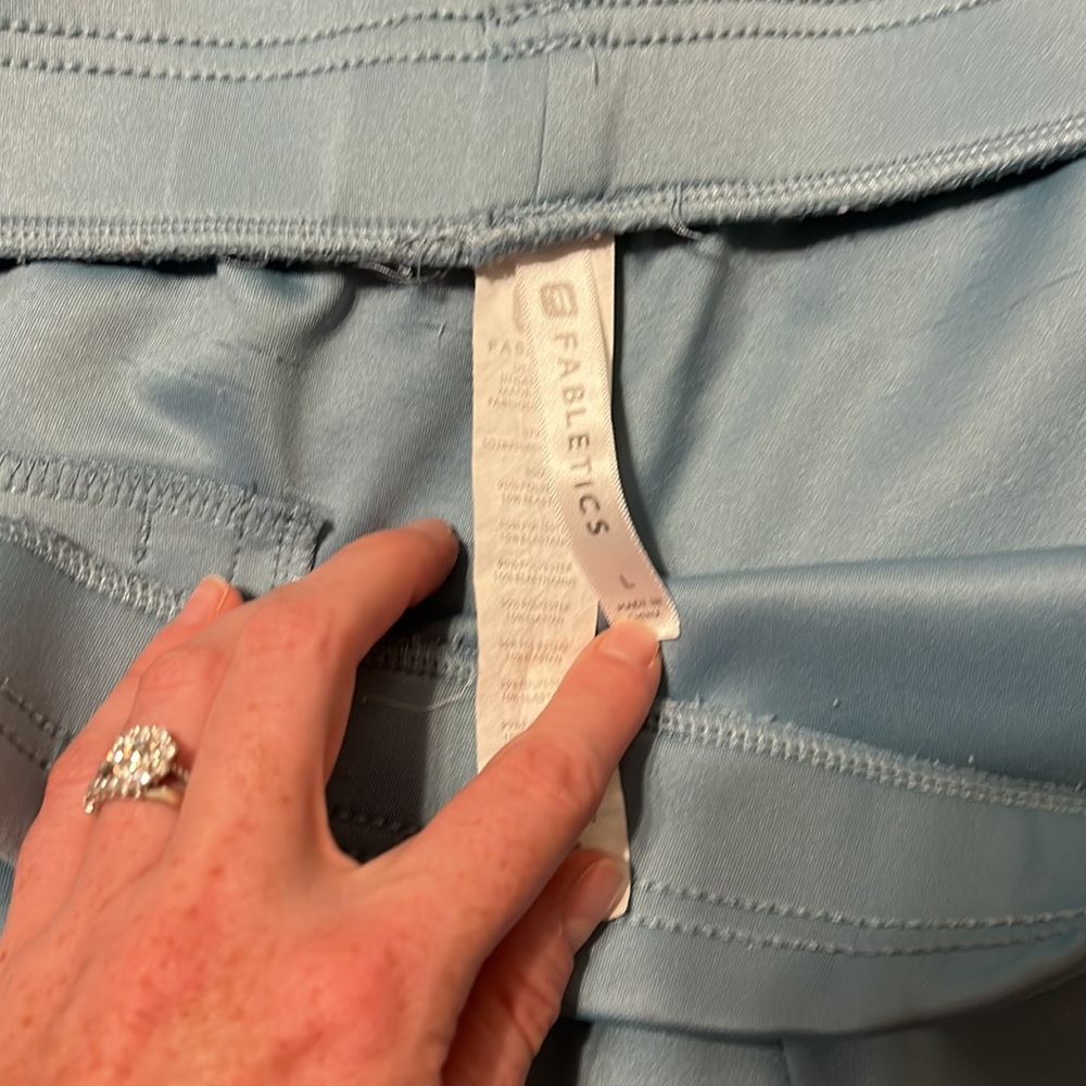 Blue Fabletics shorts - Picture 3 of 5